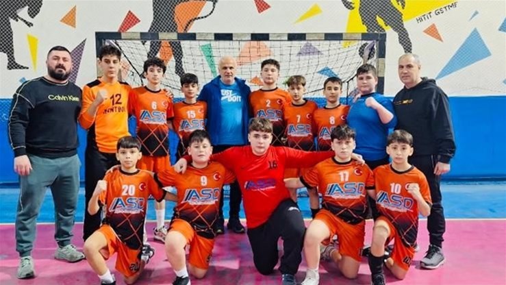 HENTBOL YILDIZ ERKEK KATEGORİSİNDE BÜYÜK BAŞARI!